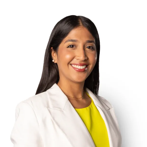 Luna Arce Headshot 