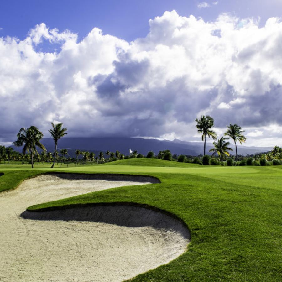 El Hyatt Regency Golf Resort es un lugar de golf de visita obligada en la Isla.