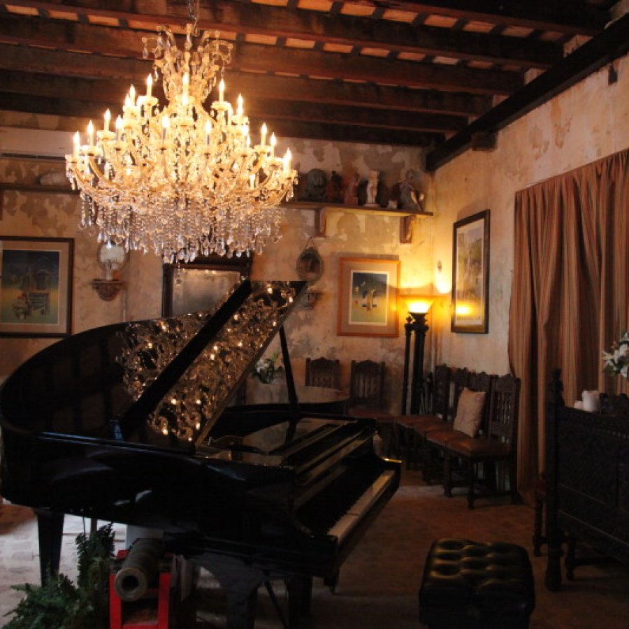 Inside lobby view of The Gallery Inn