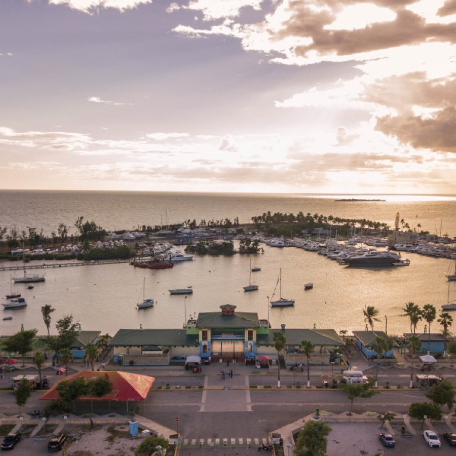 Evening at La Guancha boardwalk in Ponce, a lively stop during one week in Puerto Rico