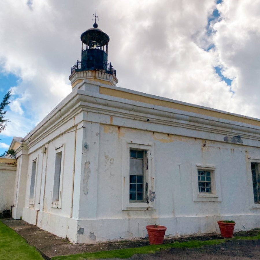 The views from the Lighthouse Punta Tuna are some of the Island's best. 