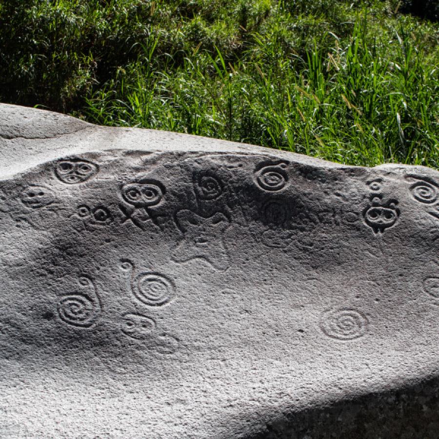 Conecta con las raices taínas en La Piedra Escrita.