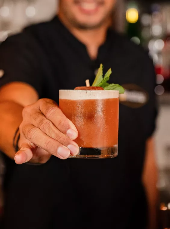 Presenting the cocktail Hijos de Quintón