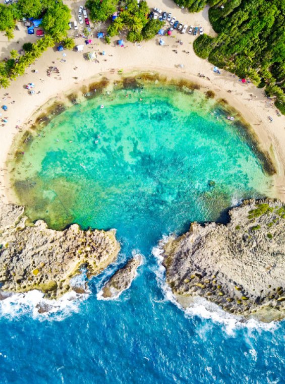 Mar Chiquita is one of the most popular natural pools on the north coast. 